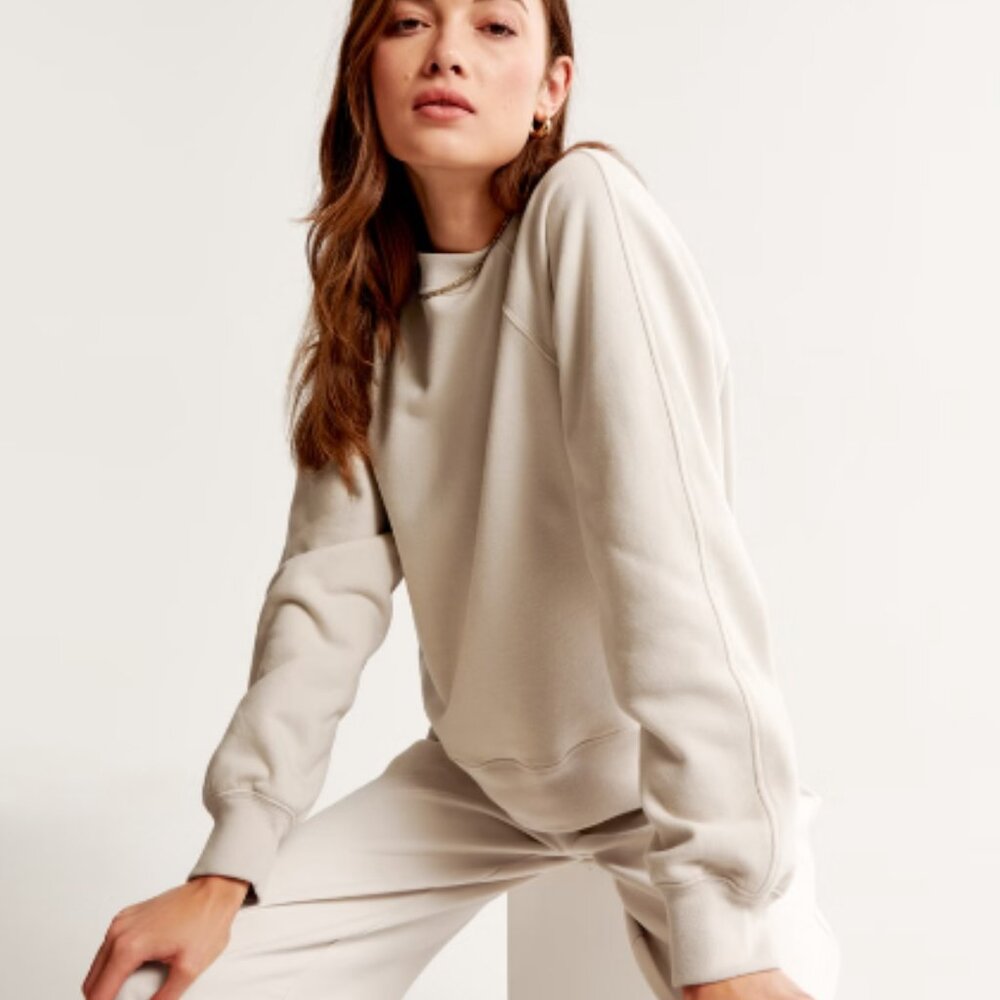 Abercrombie & Fitch Women’s Sunday Crew Sweatshirt beige ivory size XS